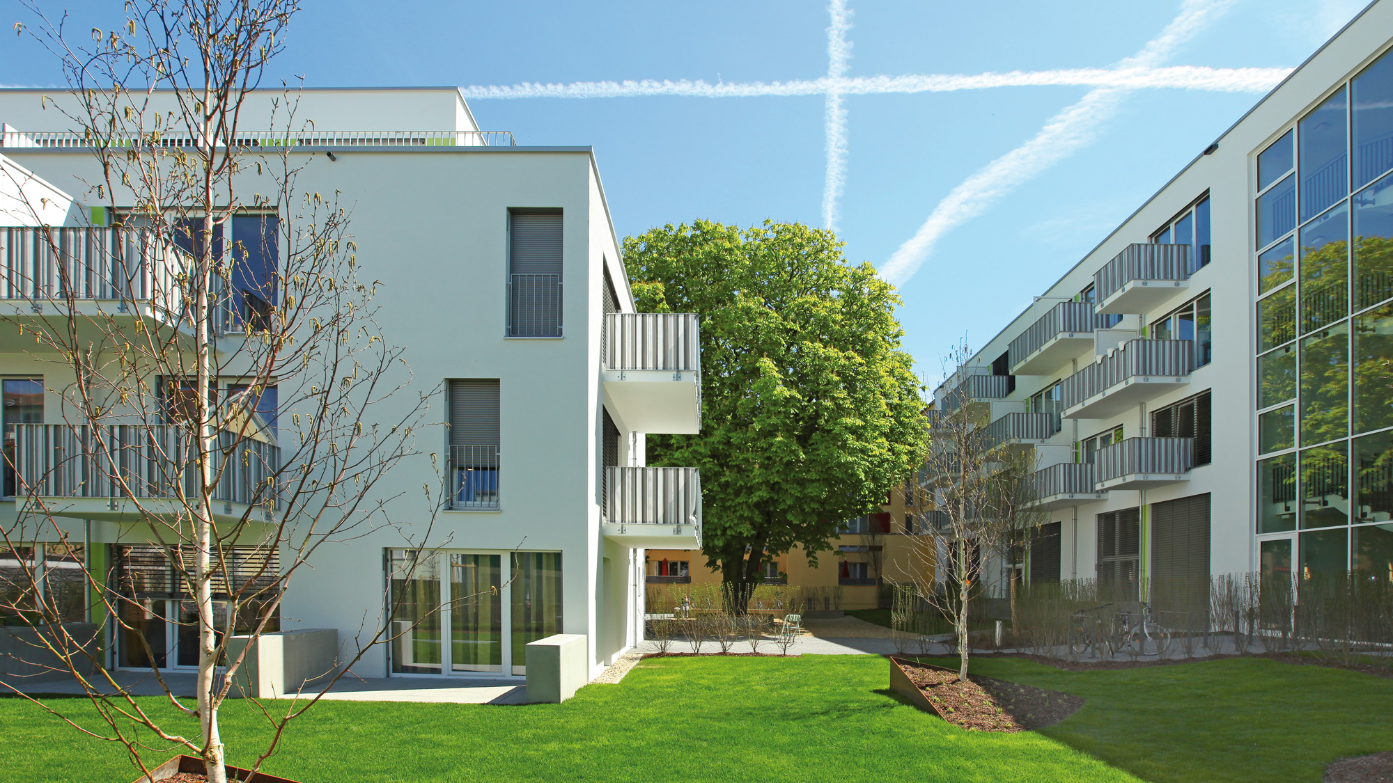 Neubauprojekt studiosus 2 in Regensburg - Hofansicht der Wohnanlage mit Lifestyle-Apartments in zentraler Lage 
